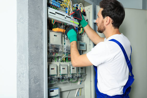 Best 24-Hour Electrician  in Toppenish, WA